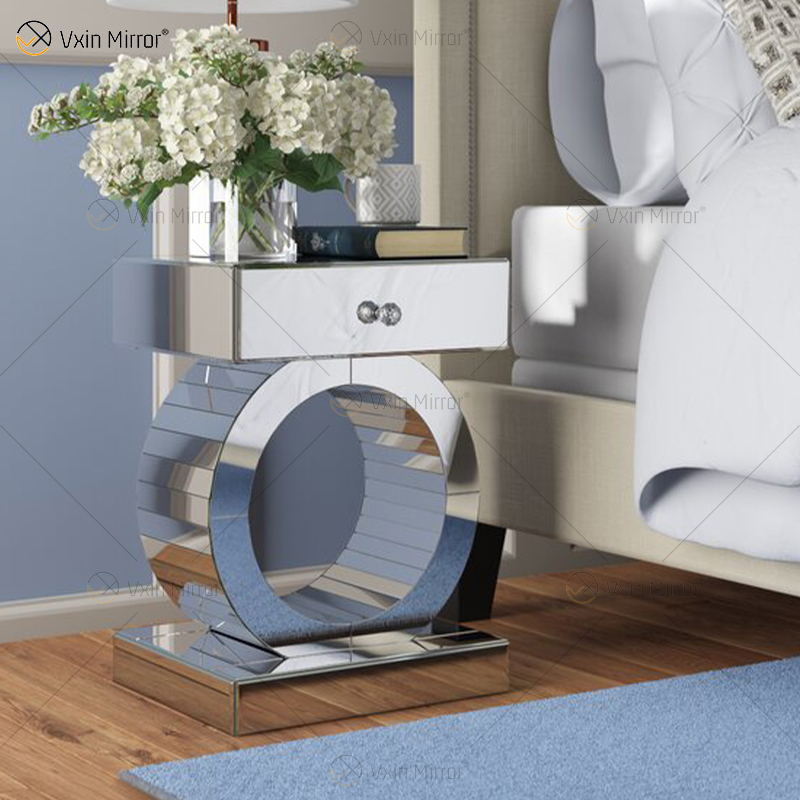 Изготовленный на заказ современный зеркальный прикроватный столик с тумбочками с выдвижными ящиками для домашней мебели для гостиной