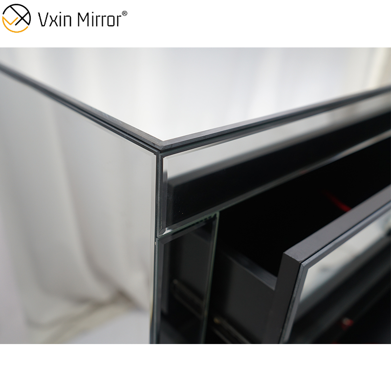 Glass Decor WXF-243 Серебряный современный зеркальный шкаф с выдвижными ящиками Muti